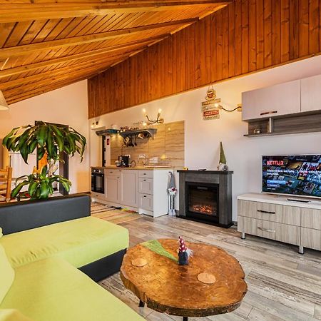 Snug Apartments - Private Parking Near Downtown Брашов Экстерьер фото