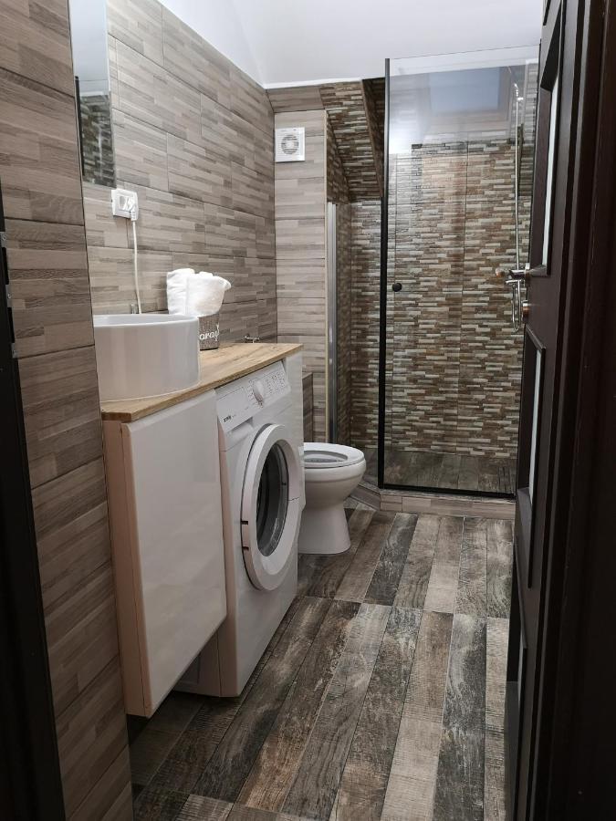 Snug Apartments - Private Parking Near Downtown Брашов Экстерьер фото