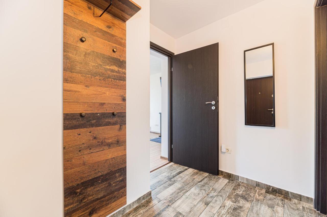 Snug Apartments - Private Parking Near Downtown Брашов Экстерьер фото