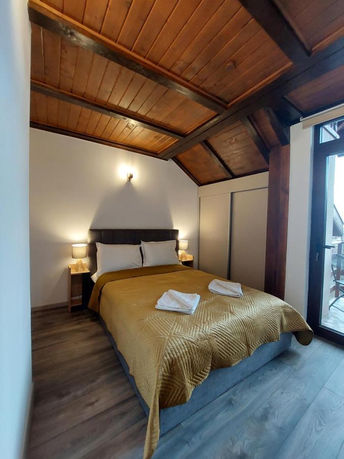 Snug Apartments - Private Parking Near Downtown Брашов Экстерьер фото